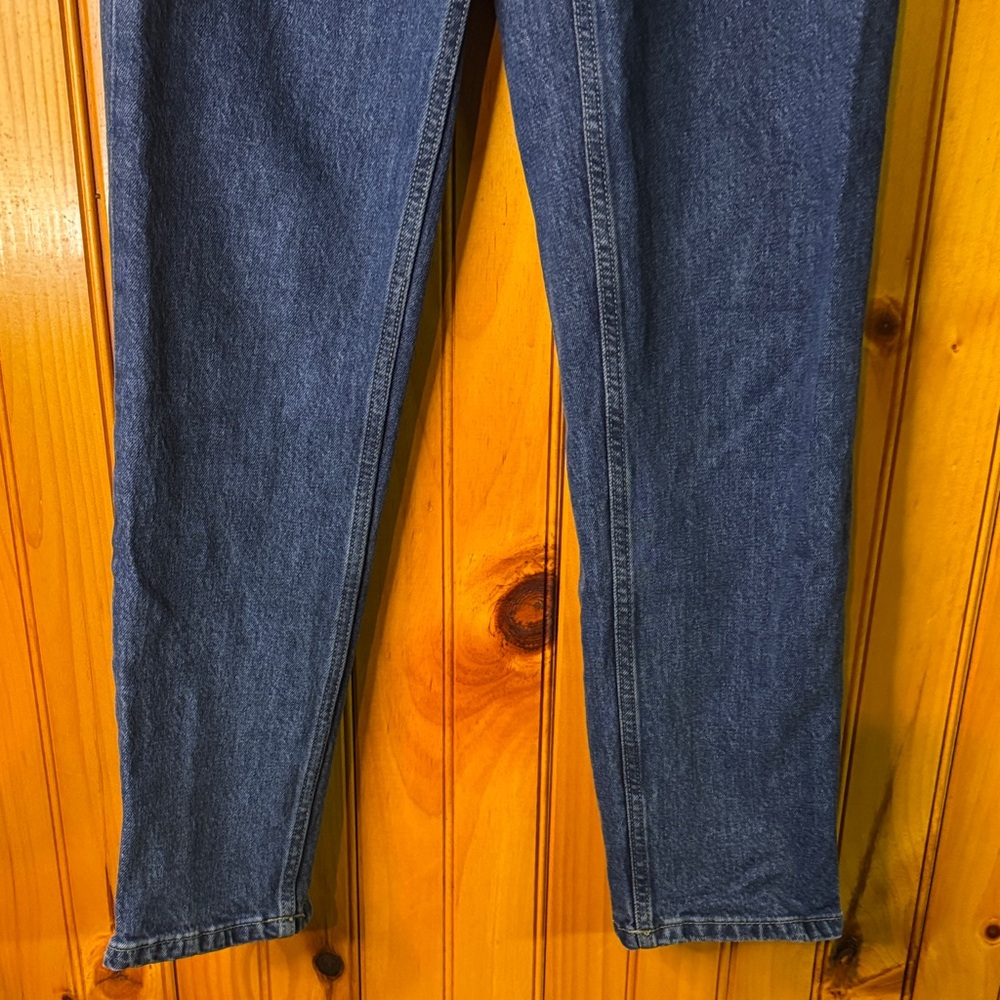 Everlane Women's Straight Leg Jeans in Blue - Picture 4 of 8